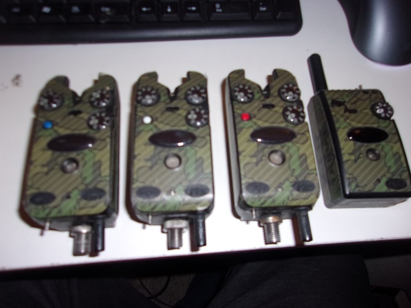 nice cond I hyave two other sets of alarms